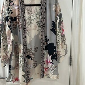 HALE BOB kimono style jacket/top
100 % silk
XS
5 star seller